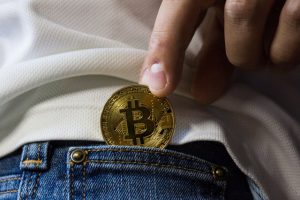 Comprare bitcoin. Come comportarsi con il fisco?
